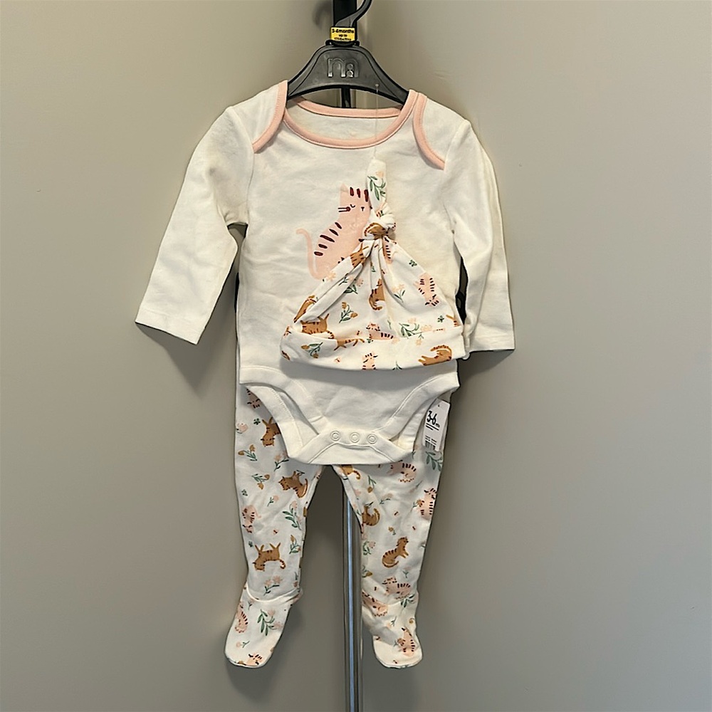 Qty 3 - 3-6 month baby clothes